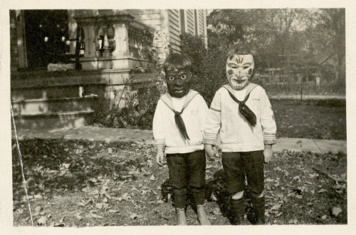 odditiesoflife:  Creepy Vintage Halloween Photographs These wonderfully creepy images of Halloween’s past come from the book, Haunted Air. The book features dozens of anonymous vintage Halloween photos dating between 1875 and 1955. The photos in the