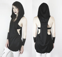 sovrinapparel:  (via The Witching Hour tunic