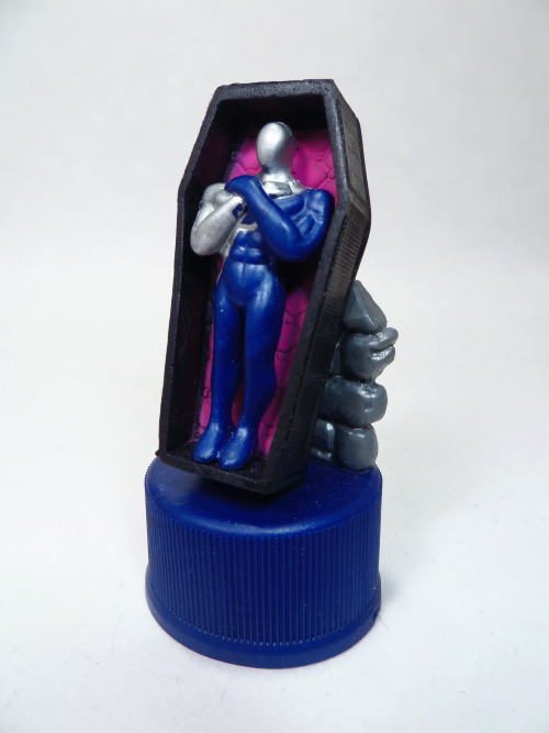 graynard:  ohfuct:  Pepsiman bottlecaps Halloween special  pepsimans endless nightmare series