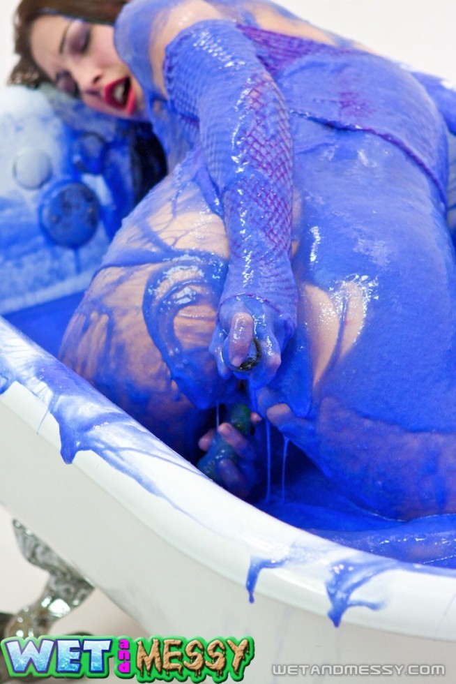 wampicsandgifs:  wetandmessy.com 
