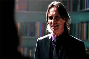 burningtheheartouttayou:Rumbelle// The times Rumpel gave her a library.