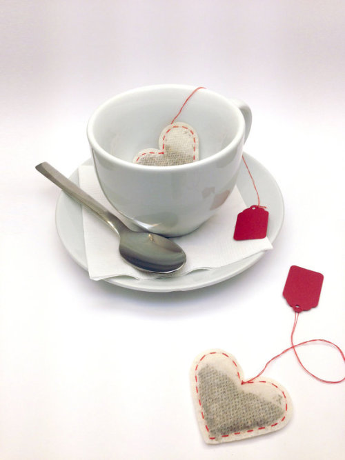 snootyfoxfashion:Heart Shaped Tea Bags from absolutelee