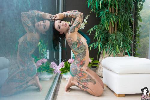 past-her-eyes:Eden Suicide eden.suicidegirls.com Link to South African SuicideGirls