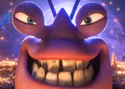 Tamatoa from Moana eats glitter!