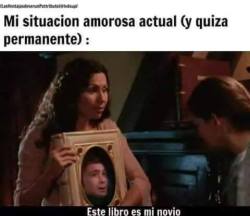 somospandaspordentroyporfuera:  ASDFGHJKLGHJK xD Eso describe mi vida amorosa a la perfección xd -Una chica invisible.  