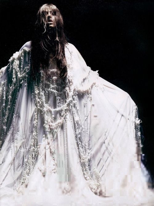 divinefruit:  Dafne Cejas photographed by Anthony Maule, Dazed and Confused, November 2010