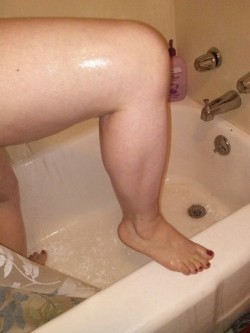wifesbody:  The wife taking a shower and