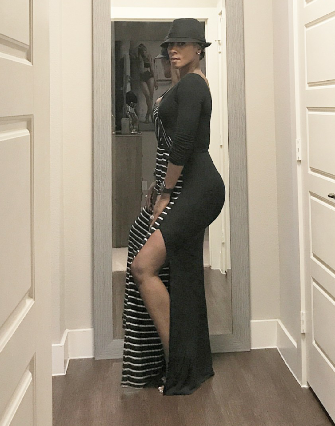 tallnicca:  Milf…..that ass is phatt and juicy💦💦💦💦