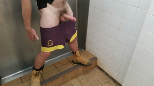 rob1965:  workbootsfootys:  rustycruiser:  Hot tradie at beat  Whete  Think we need to find this place mate ;)