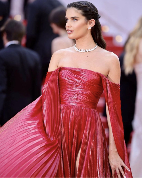 lacetulle: Cannes Film Festival 2022 | Sara Sampaio in Zuhair Murad