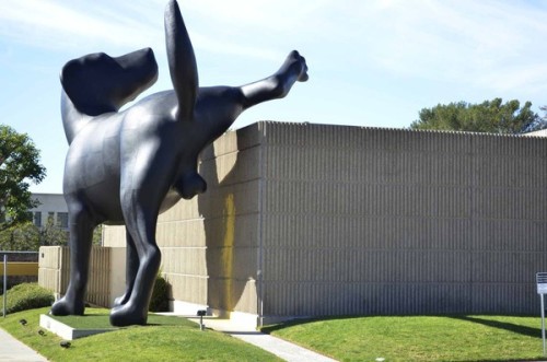 myedol:Bad Dog by Richard Jackson This 28 foot high sculpture was created by Richard Jackson, and 