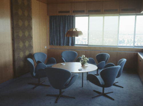 design-is-fine:  Arne Jacobsen, interior design of the SAS Royal Hotel Copenhagen, 1958-60. Unknown 