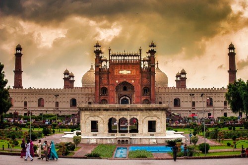 Front gate of Badshahi Mosque, Lahore, Pakistansource
