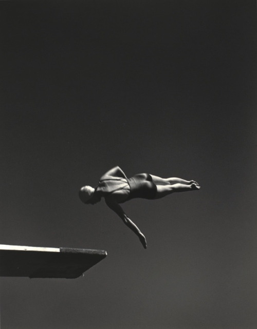 casadabiqueira:Class Olympic high diving champion, Marjorie GestringJohn Gutmann, 1936