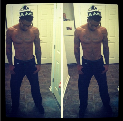 iamdahrealrenzo:  shit-gets-real-when:  TEAM REEMO  Twitter: @ObeyyMe_Renzooo Instagram: iAmDahRealRenzo Kik: iAmMe_Renzo 