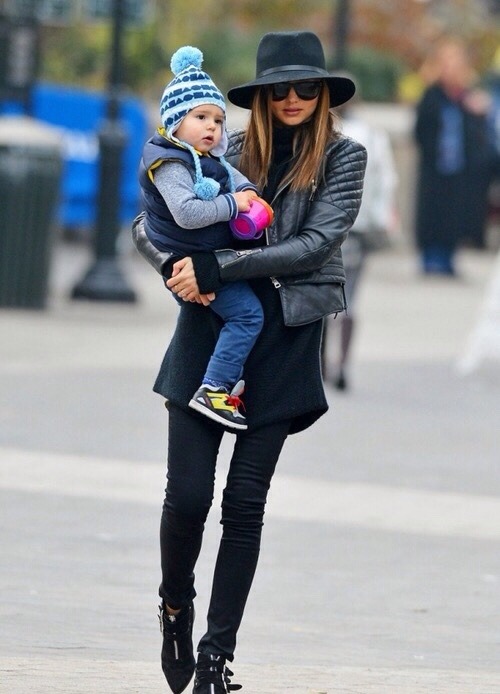 wonder-wonderful-wonderland:  Miranda Kerr + Street style is life