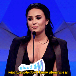useyourmelody:  Demi Lovato going off script during her acceptance speech –  GLAAD Media Awards. 
