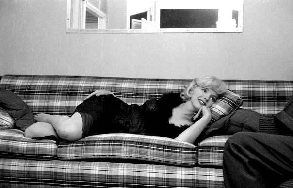 infinitemarilynmonroe:  Marilyn Monroe takes a break from filming Some Like It Hot.
