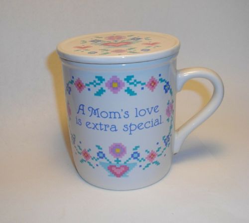 coolmugsifound: “A Mom’s love is extra special” mug with lid (1988)Happy Mother’s Day! Sending love 