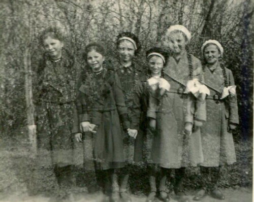 societyofghosts:  Early 20th Century Snapshot, Ghosts of Schoolgirls Past