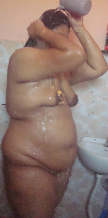 xprythmx:  Shower tho hogaya, main abhi towel adult photos
