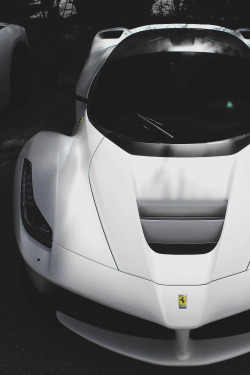 envyavenue:  Ferrari LaFerrari