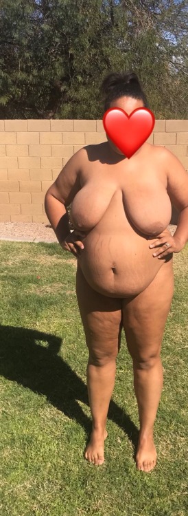 mysexywifeyy:  Wifeyy looking too damn sexy outside.