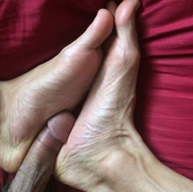 gayfootfetishposts:  http://gayfootfetishposts.tumblr.com/