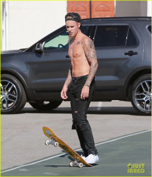 hotfamous-men:  Justin Bieber