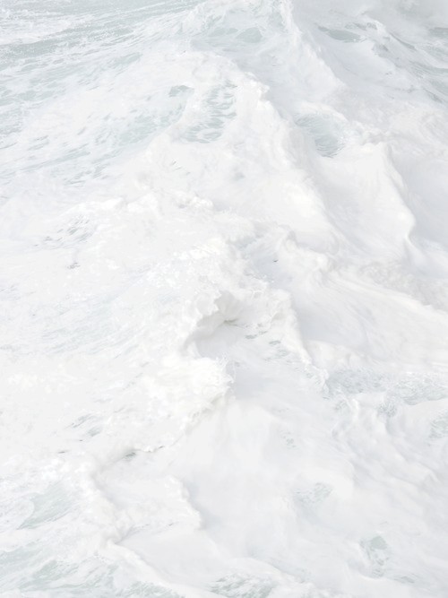 fluentmoves:WHITE / BRIGHT / MINIMALIST BLOG