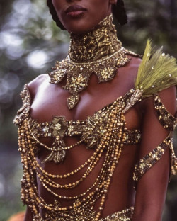 freakyyvirgo:  Naomi / DIOR 1997