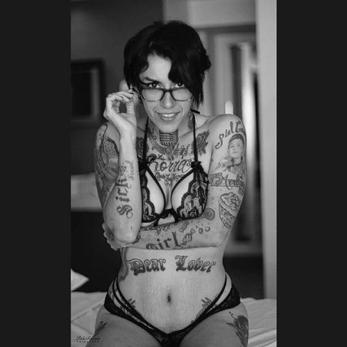 rorrapaloma13: Nobody can love you like you Love yourself!!! Have a cool weekend #altmodel #tattoom