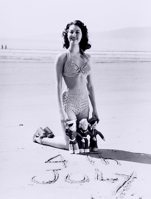 Ava Gardner, 1943