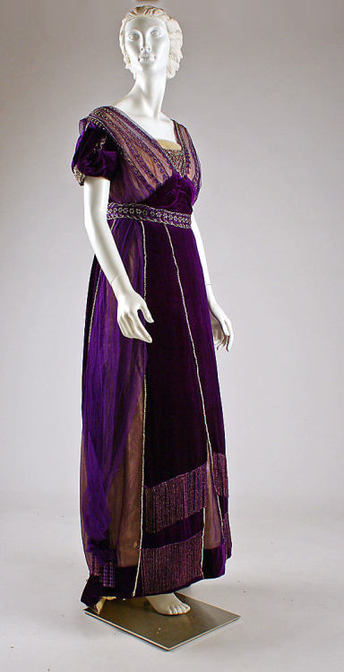 Evening Dress from House of WorthFrance, 1910Met Museum