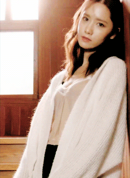 younas:  1/6 — IM YOONA for HIGH CUT VOL. 177 