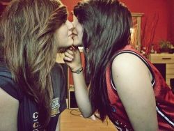 the-inspired-lesbian:  Love & Lesbians