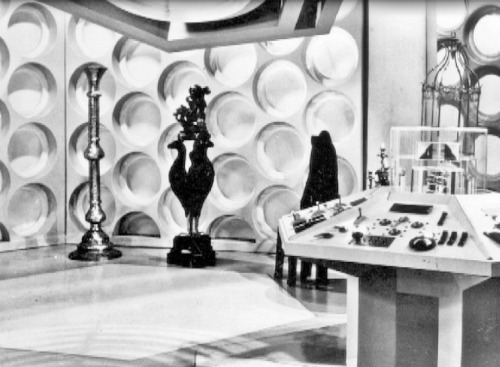 unwillingadventurer:The original TARDIS interior.We like to refer to it as a flat-pack kind of TARDI