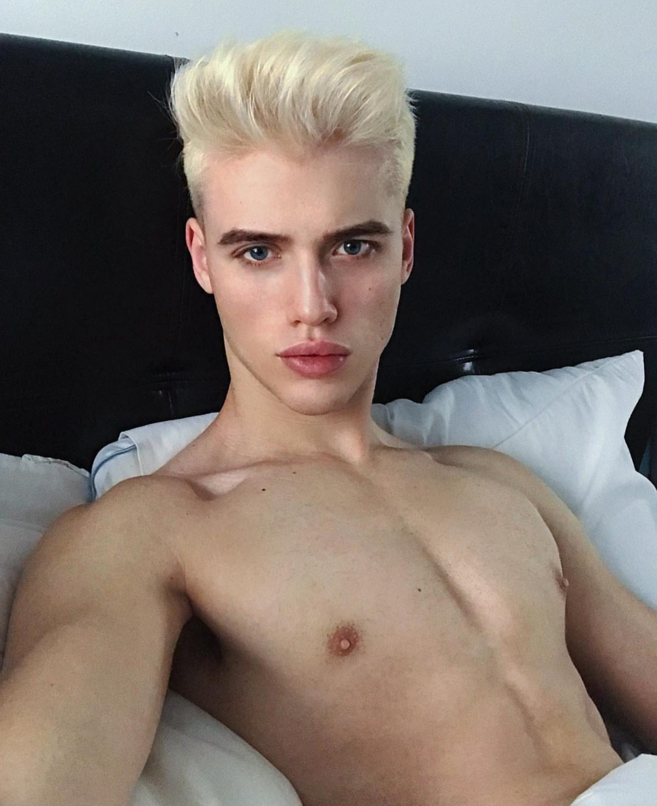 myboyarchive:  Lucas Dell