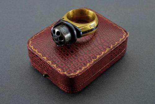 “The Perfect Protector” pinfire ring pistol, USA, circa 1870.from Czerny’s International Auction Hou