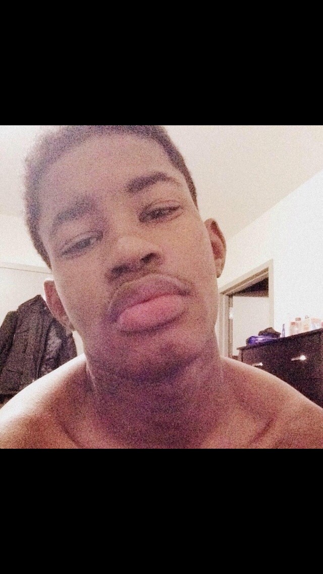 imsexynymia:  Damn that’s dick 
