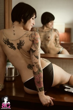 sglovexxx:  Lee Suicide