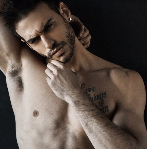 https://male-dreams-blog.tumblr.com/post/118221506455