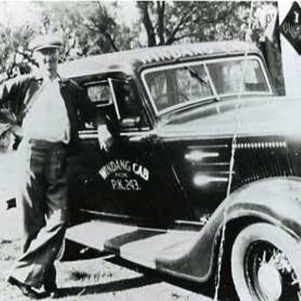 Horrie driver & his Windang cab in the 1940’s. Check out more historic photos at www.facebook.com/groups/lostwollongong and discover more about your local heritage at www.lostwollongong.com #Windang #Taxi #Cab #Wollongong #Illawarra #welovethegong...