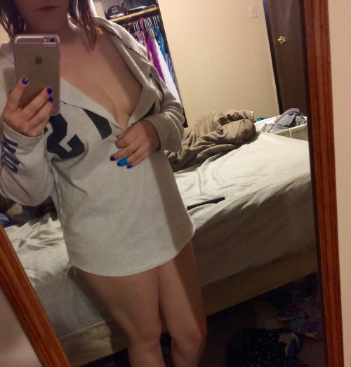 kentuckywife69:  Hereâ€™s some pictures porn pictures