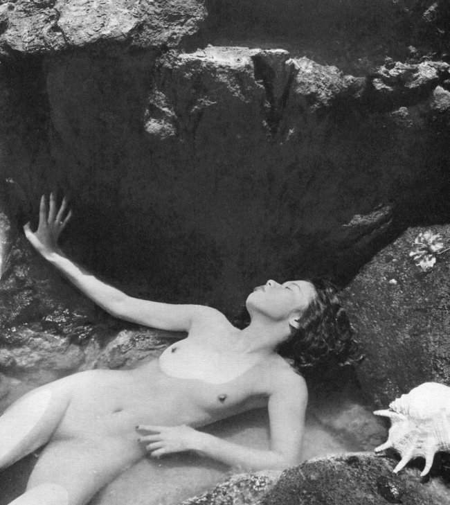 inneroptics:  Fritz Henle - Nude tidal pool 