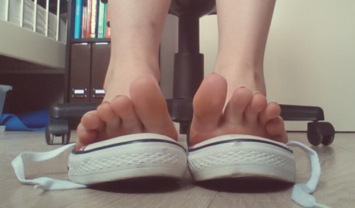 miss-sophies-feet:@feetonshoes  @miss-sophies-feet