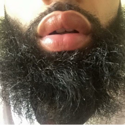 kloskut: iworkhard1: heavybtm-blog: Those lips and that beard Those lips GEESH Mmmm