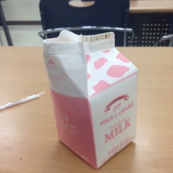 babyhongbin:  strawberry milk 