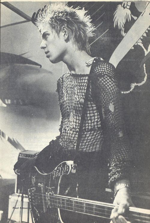 vaticanrust:  Paul Simonon of The Clash in France’s Feeling Magazine, 1978.