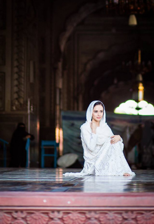 gimieabreak:  drfakher:  beautifulsouthasianbrides:  Images by:Akassi Photography &ldquo;A Simpl